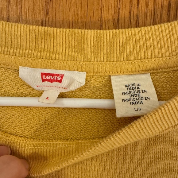 Levi’s Crewneck - Picture 4 of 5